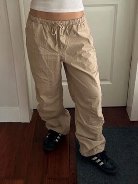 TNA • Deploy Parachute Pant in Humus Beige